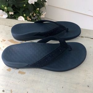 TIDE II TOE POST SANDAL VIONIC excellent condition